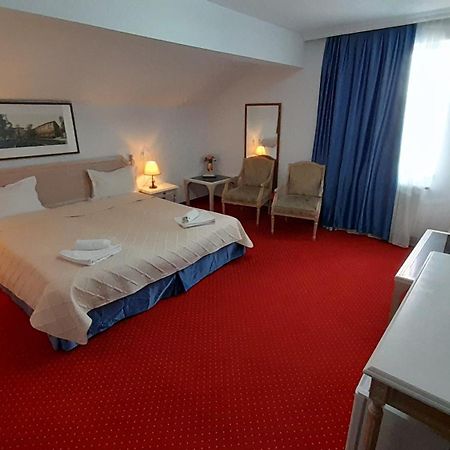 Visconti Militari Hotel Bukares Bagian luar foto