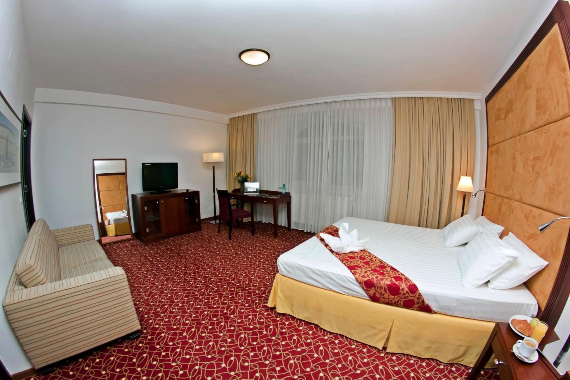 Visconti Militari Hotel Bukares Bagian luar foto