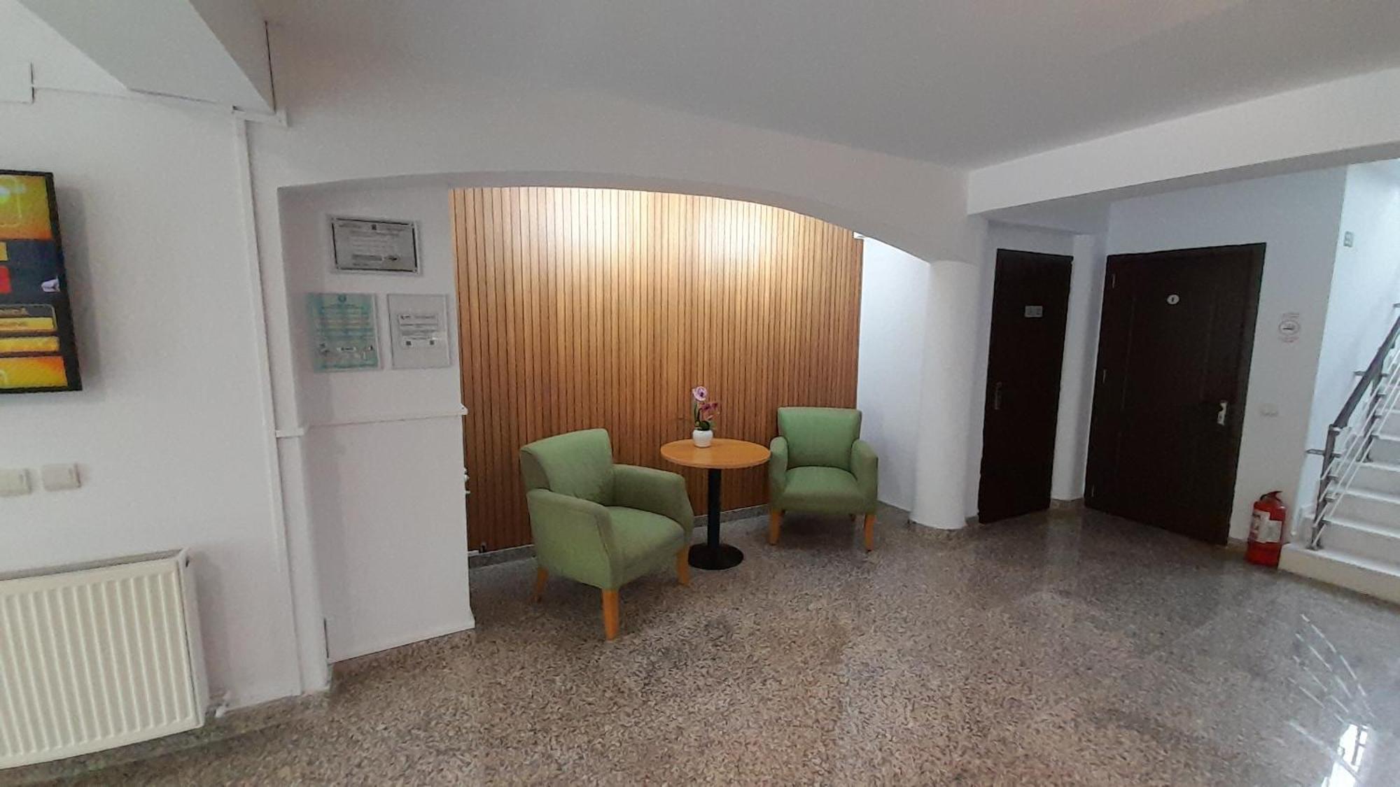 Visconti Militari Hotel Bukares Bagian luar foto
